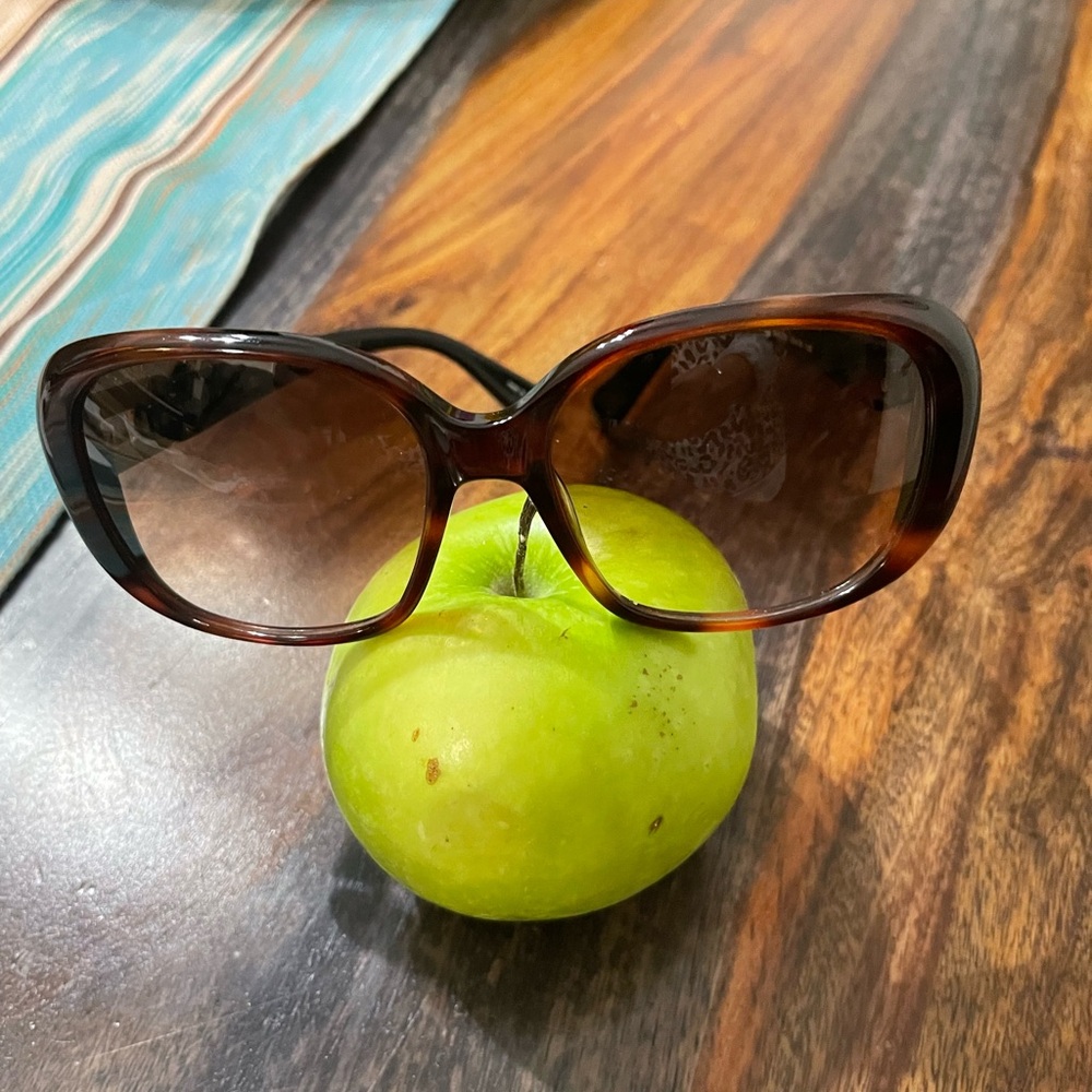 Dark Brown Oversized Sunglasses with Gradient Lenses and Thick Frames